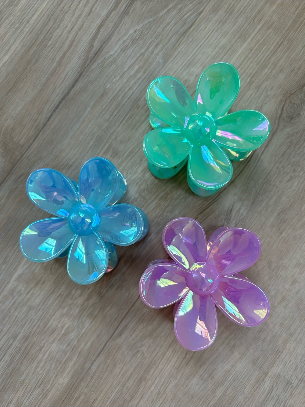 Set of 3 Iridescent Flower Hair Clips 🩵🩷💚